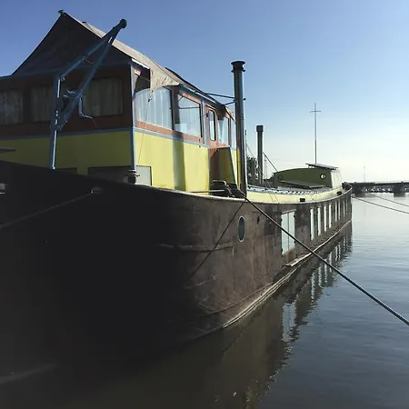 The Island Houseboat Amszterdam