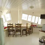 보트호텔 The Island Houseboat 암스테르담