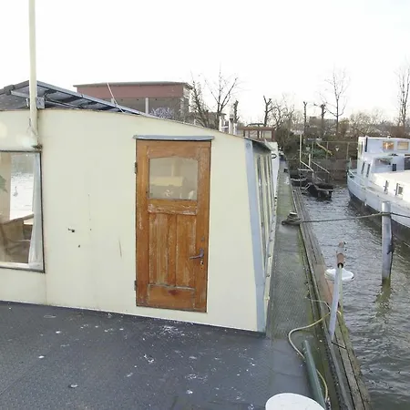 The Island Houseboat Båthotell Amsterdam