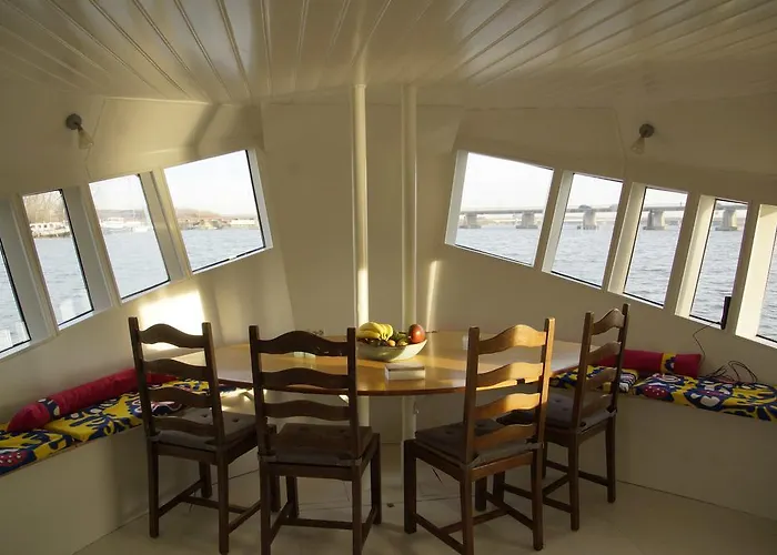 The Island Houseboat *