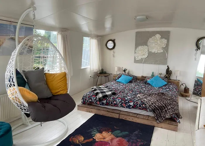 The Island Houseboat Amsterdam