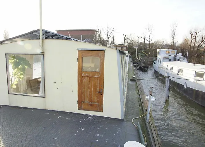 The Island Houseboat Båthotell Amsterdam