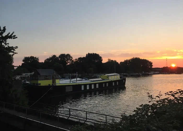 Båthotell The Island Houseboat Amsterdam