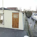 The Island Houseboat Botel Amsterdam