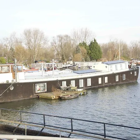 The Island Houseboat ספינת מלון אמסטרדם